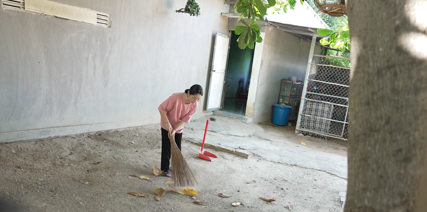 Mái ấm gia đình Việt: Không có cha mẹ, cô bé tự lập sau khi bà mất - Ảnh 3.