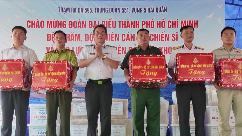 TP. Hồ Chí Minh hướng về quân dân vùng biển Tây Nam - Ảnh 3.