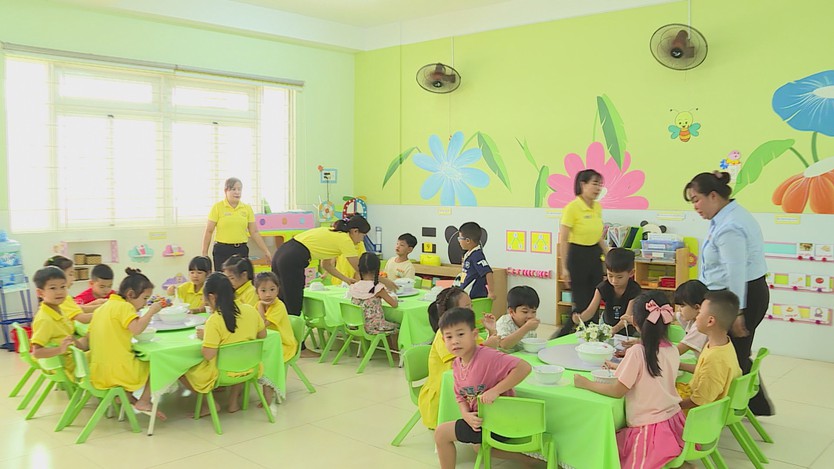 Tăng cường kiểm soát chất lượng bữa ăn bán trú - Ảnh 1.