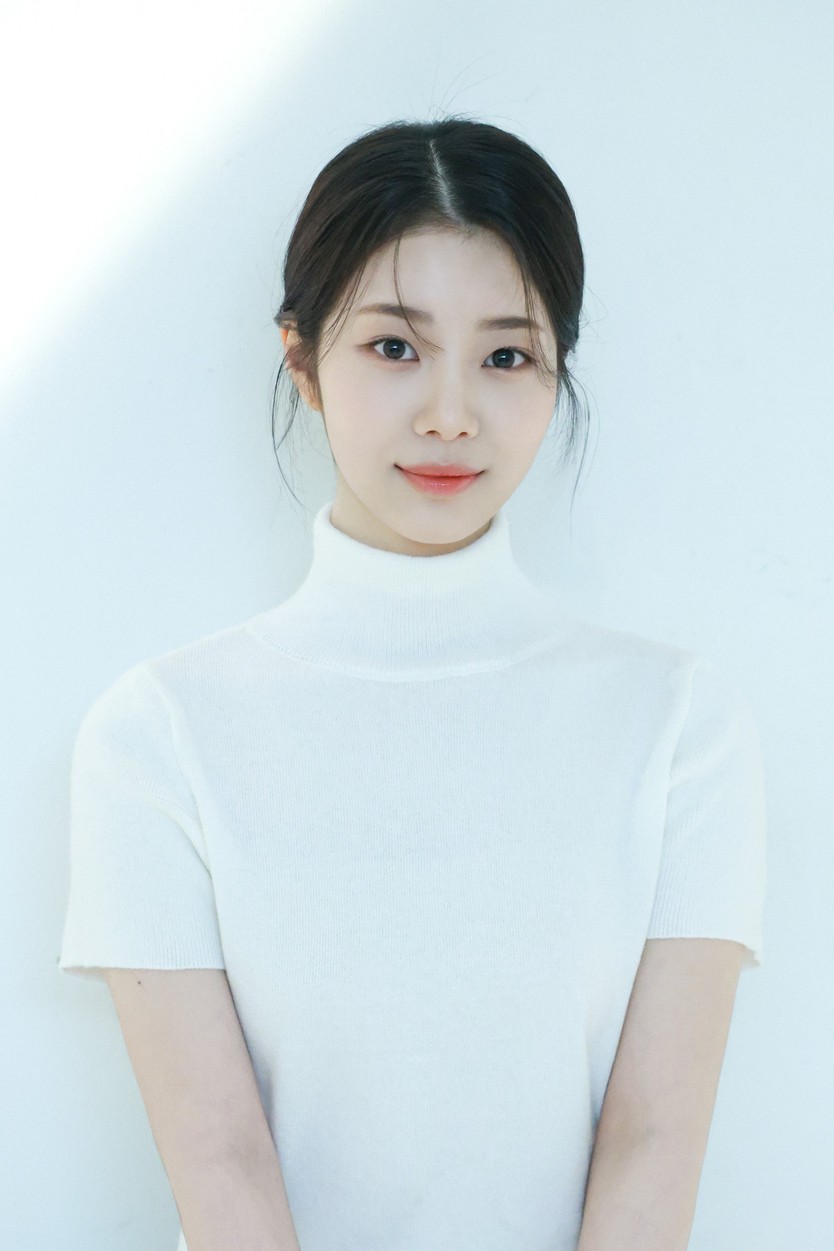 Han Chae-rin: "Tôi chỉ muốn tiến bộ hơn mỗi ngày"- Ảnh 4.