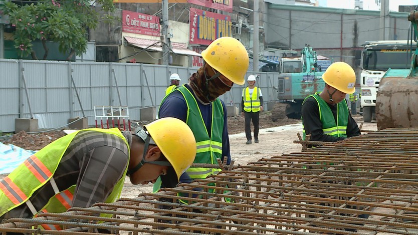 Tuyến Metro số 2 bước vào giai đoạn thi công đồng loạt tại nhiều nhà ga   - Ảnh 3.