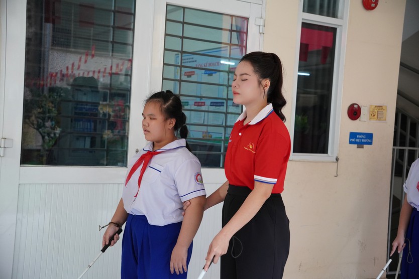 Chuông vàng vọng cổ 2026: Hành trình "Đôi mắt trái tim" đến Trường Phổ thông Đặc biệt Nguyễn Đình Chiểu - Ảnh 3.