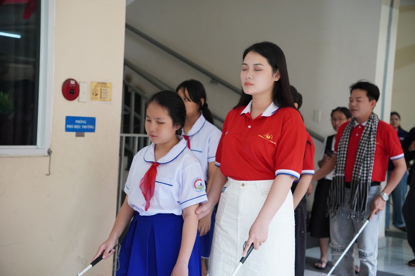Chuông vàng vọng cổ 2026: Hành trình "Đôi mắt trái tim" đến Trường Phổ thông Đặc biệt Nguyễn Đình Chiểu - Ảnh 2.