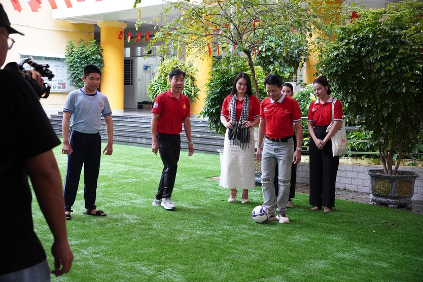 Chuông vàng vọng cổ 2026: Hành trình "Đôi mắt trái tim" đến Trường Phổ thông Đặc biệt Nguyễn Đình Chiểu - Ảnh 7.