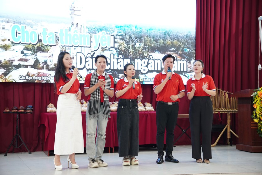 Chuông vàng vọng cổ 2026: Hành trình "Đôi mắt trái tim" đến Trường Phổ thông Đặc biệt Nguyễn Đình Chiểu - Ảnh 17.