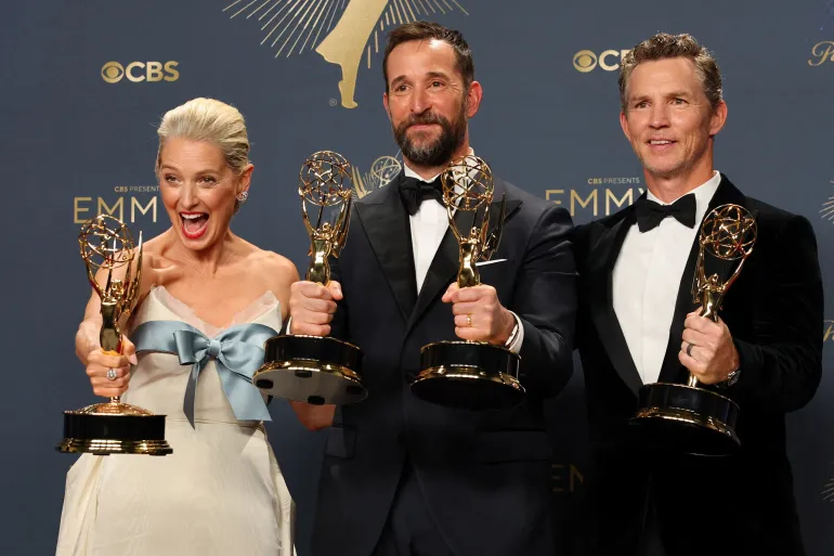Trao giải Emmy 2026: Widow's bay và The Pitt thắng lớn - Ảnh 3.
