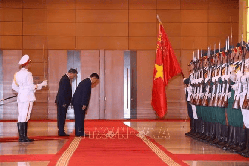 Tổng Bí thư, Chủ tịch nước Tô Lâm chủ trì Lễ đón chính thức Nhà vua Vương quốc Thái Lan và Hoàng hậu - Ảnh 2.