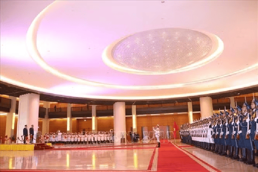 Tổng Bí thư, Chủ tịch nước Tô Lâm chủ trì Lễ đón chính thức Nhà vua Vương quốc Thái Lan và Hoàng hậu - Ảnh 3.
