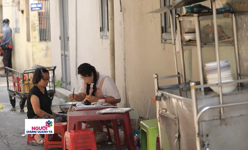 Người chung quanh ta: Những tấm bảng hiệu viết nên câu chuyện đẹp - Ảnh 1.