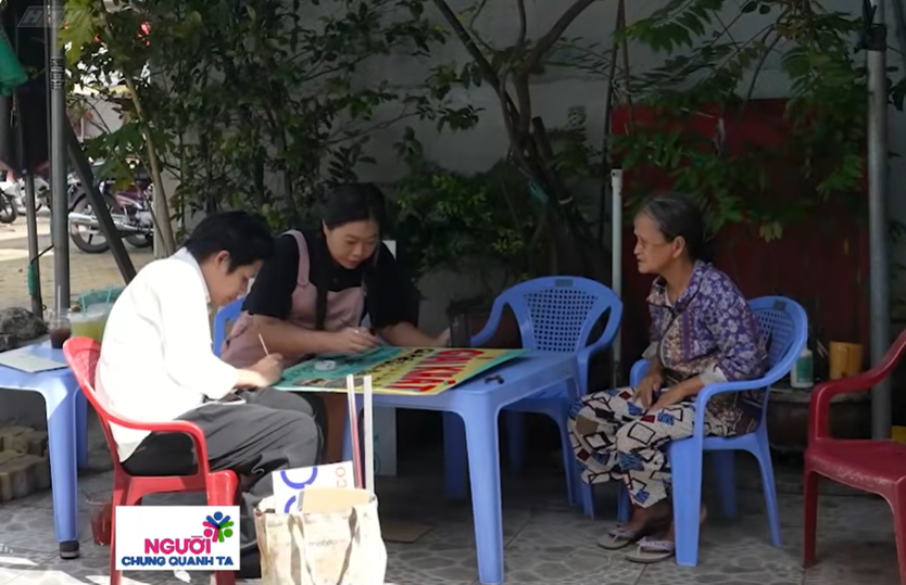 Người chung quanh ta: Những tấm bảng hiệu viết nên câu chuyện đẹp - Ảnh 12.