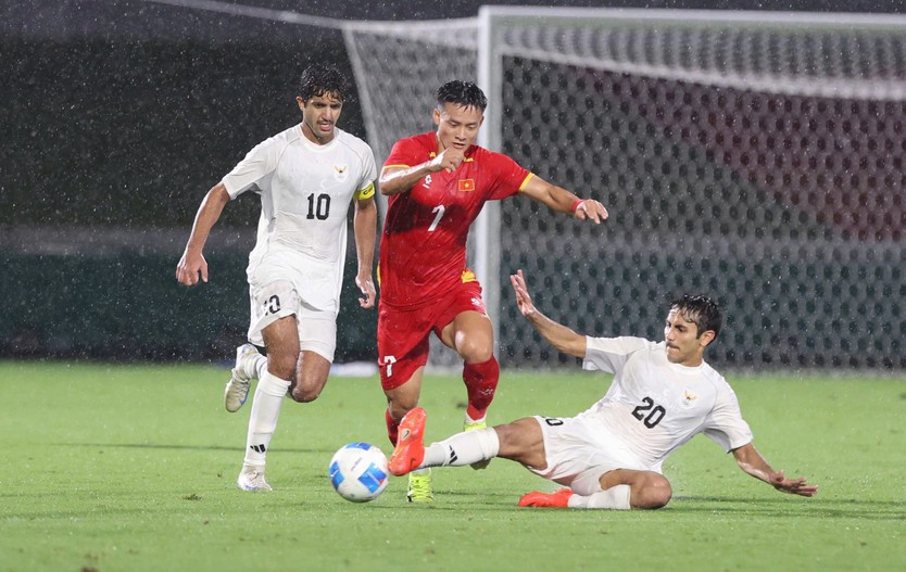 HLV Đinh Hồng Vinh hài lòng với tinh thần thi đấu của U23 Việt Nam - Ảnh 2.