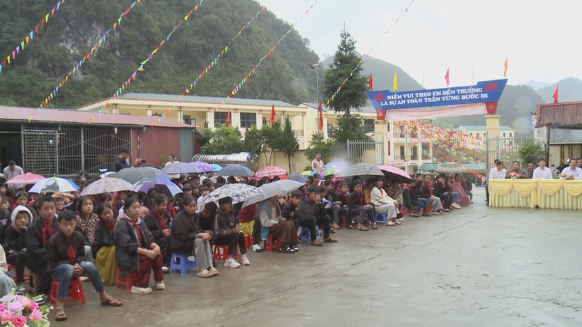 Đưa sách đến gần hơn với học sinh vùng cao - Ảnh 4.
