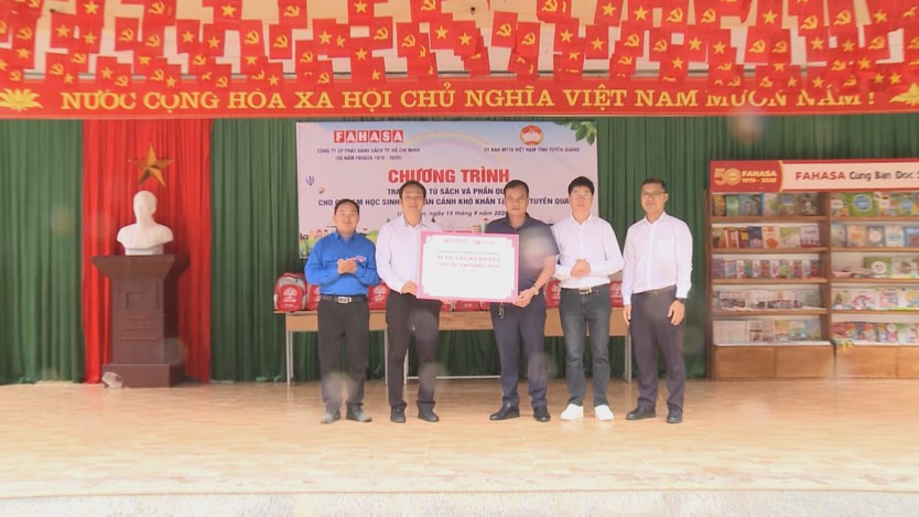 Đưa sách đến gần hơn với học sinh vùng cao - Ảnh 6.