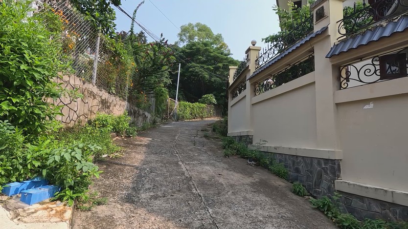 Đồng lòng hiến đất mở rộng hẻm - Ảnh 1.