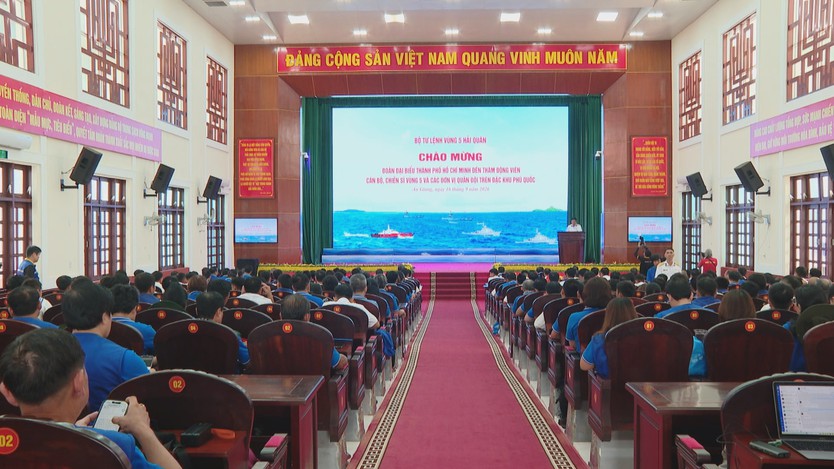 TP. Hồ Chí Minh hướng về biển, đảo Tây Nam và nhà giàn DK1- Ảnh 1.