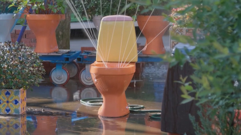 Quán cà phê Hàn Quốc lấy cảm hứng từ nhà vệ sinh - Ảnh 1.