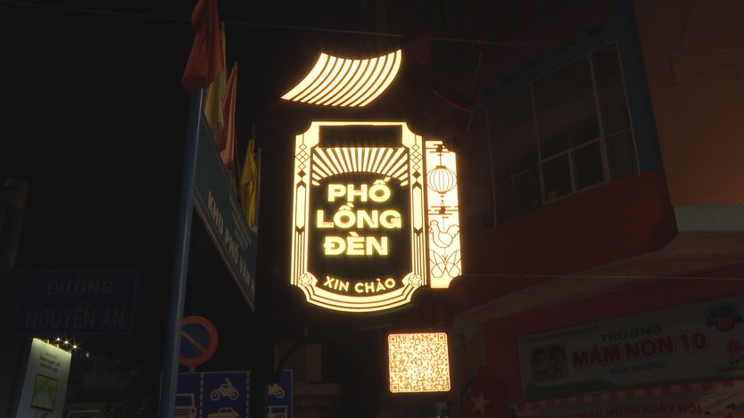 Phố lồng đèn giữa lòng TP. Hồ Chí Minh: Nét đẹp văn hóa truyền thống được lưu giữ qua nhiều thế hệ - Ảnh 1.