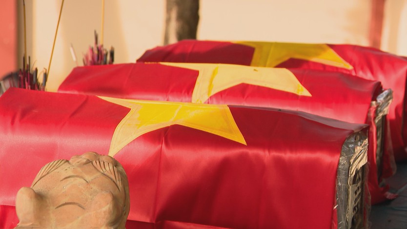 Quy tập 5 hài cốt liệt sĩ bị vùi dưới giếng sâu sau gần 60 năm - Ảnh 2.
