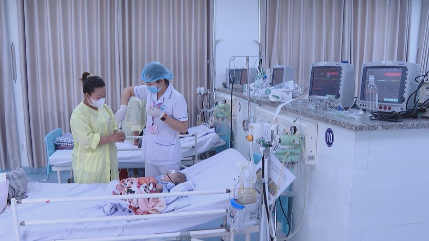 Bệnh nhi hô hấp nhập viện tăng gần 45% - Ảnh 1.