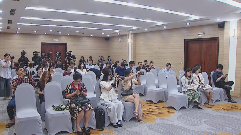 10 ngư dân Việt Nam tại Malaysia về nước an toàn - Ảnh 2.