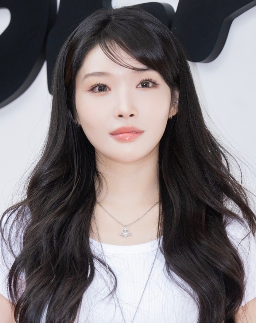 Chungha nhập viện cấp cứu, hủy lịch diễn tại lễ hội đại học Kyonggi - Ảnh 2.