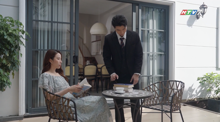 Mặt nạ hoàng kim: Cặp vợ chồng hờ, từ đối đầu đến liên minh - Ảnh 8.