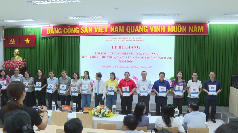 203 học viên hoàn thành lớp bồi dưỡng nghiệp vụ công tác Đảng năm 2026 - Ảnh 1.