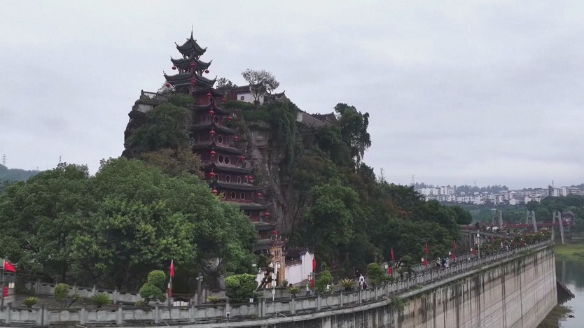 “Hòn non bộ” 400 năm tuổi giữa sông Dương Tử - Ảnh 3.