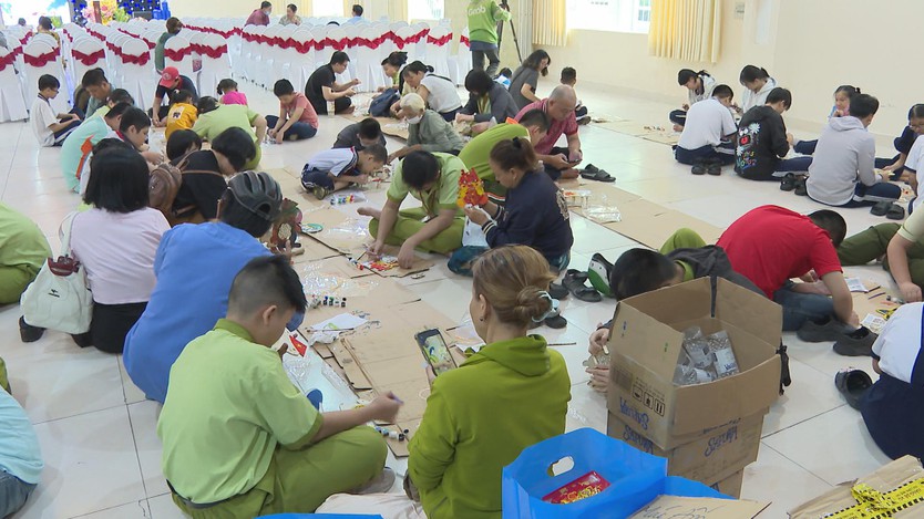 Mùa trăng yêu thương 2026: Mang Trung thu trọn vẹn đến trẻ em khuyết tật- Ảnh 1.