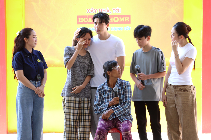 Mái ấm gia đình Việt: Hai anh em vẫn luôn chờ mẹ trở về - Ảnh 7.