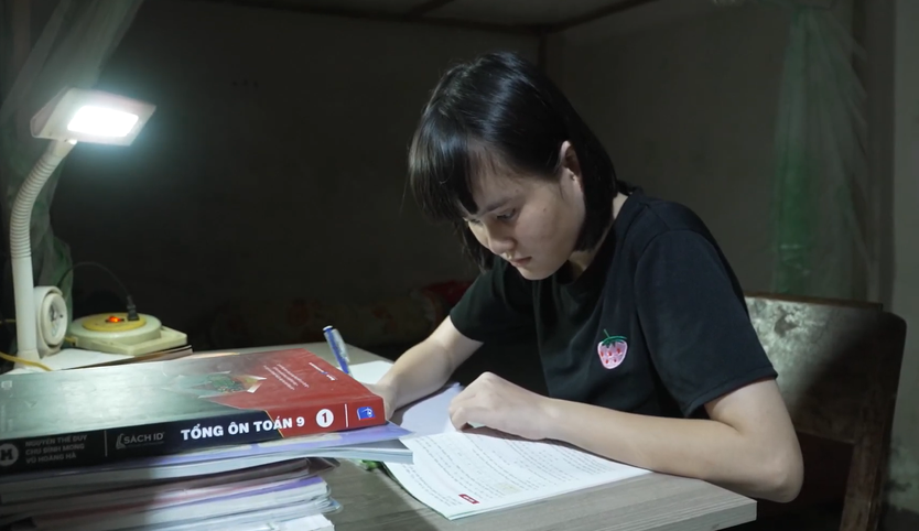 Mái ấm gia đình Việt: Cô bé 14 tuổi chăm mẹ mù hơn 10 năm - Ảnh 7.