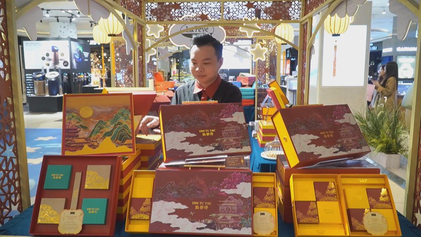 TP. Hồ Chí Minh siết chặt kiểm soát thị trường bánh Trung thu- Ảnh 3.