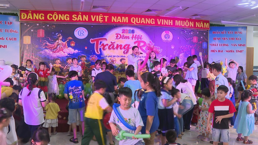 Không khí Trung thu ấm áp dành cho các em nhỏ tại Bệnh viện Chợ Rẫy- Ảnh 3.