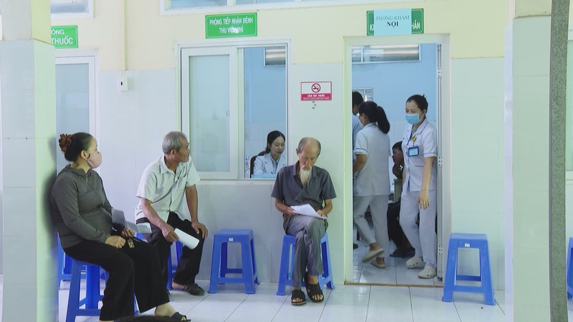 Khám sức khỏe cho các gia đình chính sách, người có công tại xã Đất Đỏ- Ảnh 1.