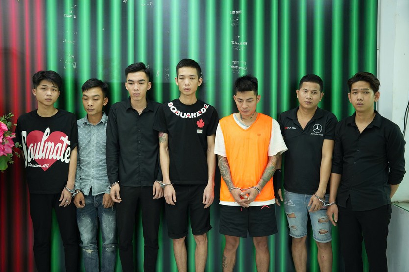 Bắt giữ 7 đối tượng liên quan vụ lái ô tô tông vào đám đông trước quán ăn - Ảnh 2.