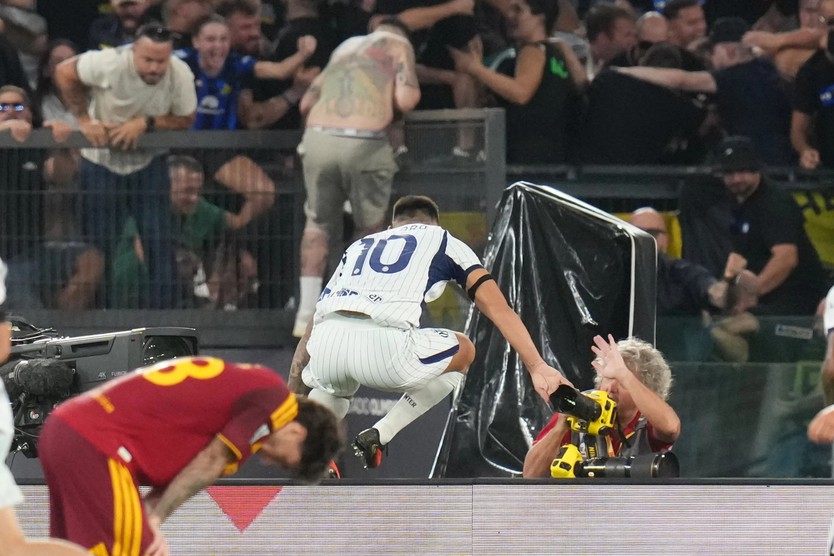 Tổng hợp bóng đá: Barcelona tiếp tục thắng lớn, Inter hòa Roma, Arsenal nhận thất bại đầu tiên- Ảnh 2.