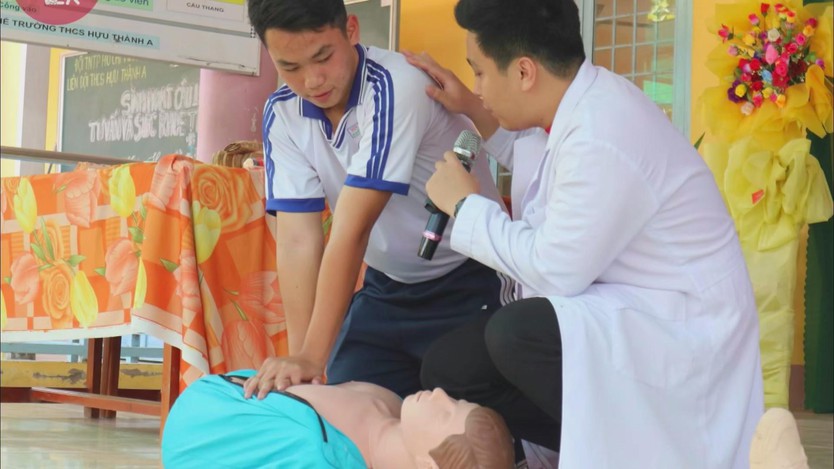 Phổ cập kỹ năng sơ cứu cho toàn dân, tận dụng thời gian vàng - Ảnh 2.