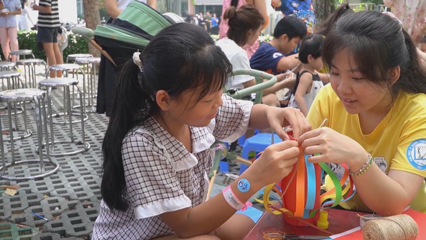 Mang trung thu đến với bệnh nhi tại Bệnh viện Nhi đồng 1 - Ảnh 4.