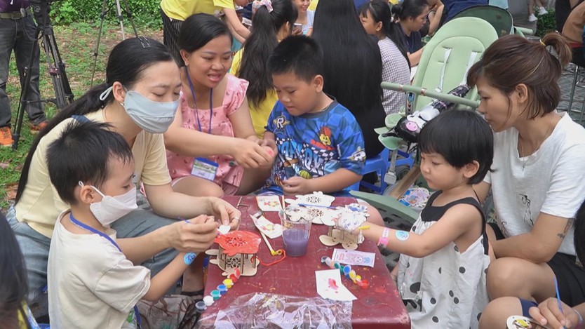 Mang trung thu đến với bệnh nhi tại Bệnh viện Nhi đồng 1 - Ảnh 3.