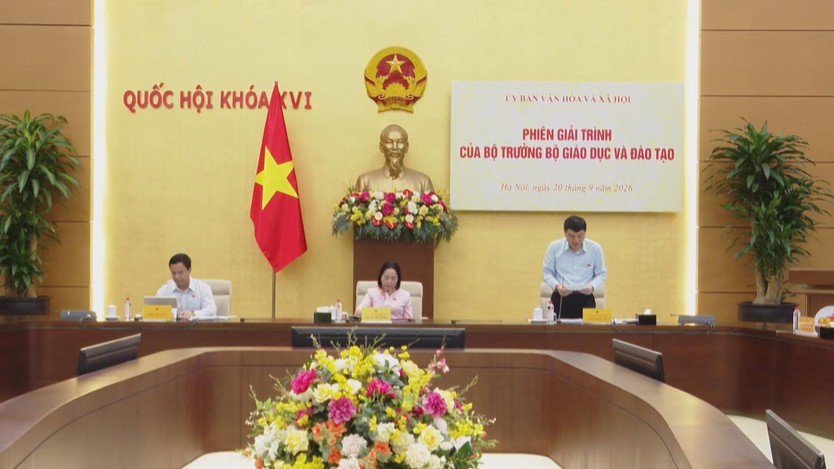 Bộ trưởng Bộ Giáo dục và Đào tạo làm rõ tình trạng thiếu sách giáo khoa - Ảnh 1.