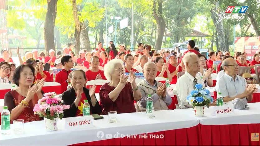 1.400 người tham gia đồng diễn Thể dục dưỡng sinh tại phường Phú Lâm - Ảnh 7.