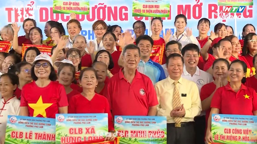 1.400 người tham gia đồng diễn Thể dục dưỡng sinh tại phường Phú Lâm - Ảnh 6.