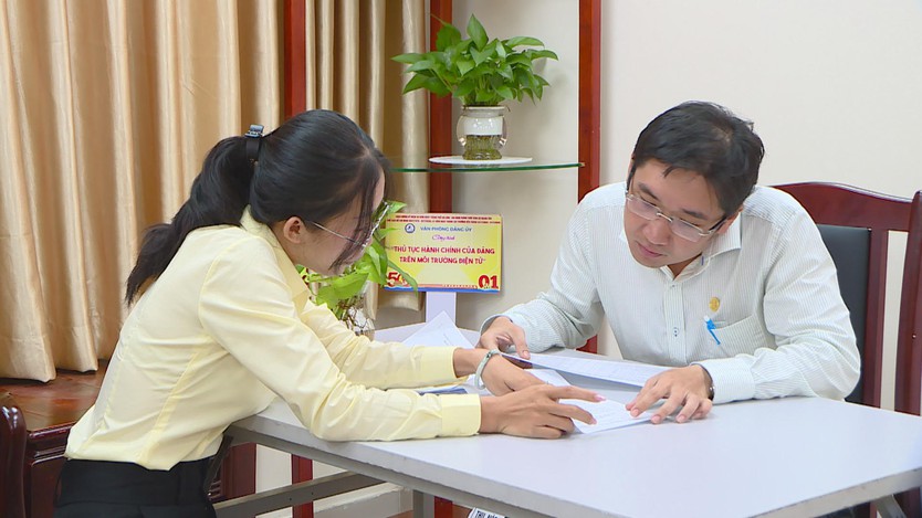 Đổi mới phương thức quản lý và tra cứu hồ sơ đảng viên tại phường Bến Thành - Ảnh 3.