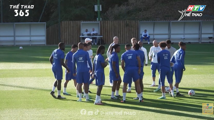 Pháp bước vào buổi tập đầu tiên dưới thời tân HLV Zinedine Zidane - Ảnh 2.