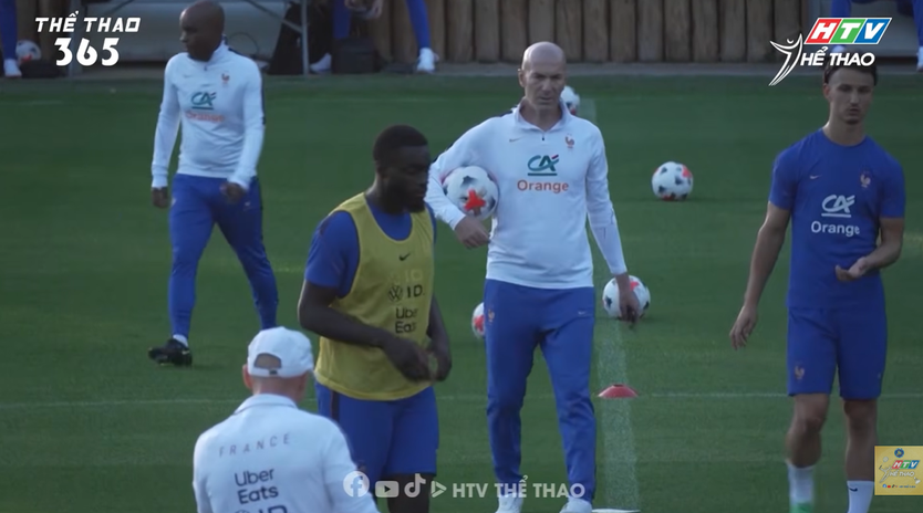 Pháp bước vào buổi tập đầu tiên dưới thời tân HLV Zinedine Zidane - Ảnh 1.