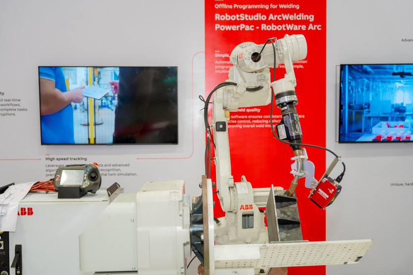 ABB Robotics giới thiệu giải pháp tự động hóa cho sản xuất thông minh tại Việt Nam - Ảnh 2.