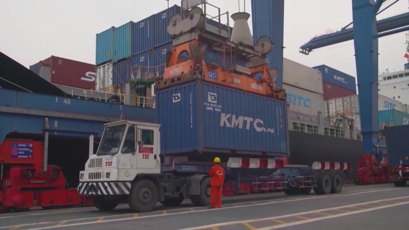 Doanh nghiệp xuất nhập khẩu chủ động chuyển đổi xanh và số hóa để giữ vững vị thế quốc tế - Ảnh 2.