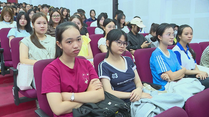 Đổi mới giáo dục văn hóa nghệ thuật trong thời đại số - Ảnh 2.