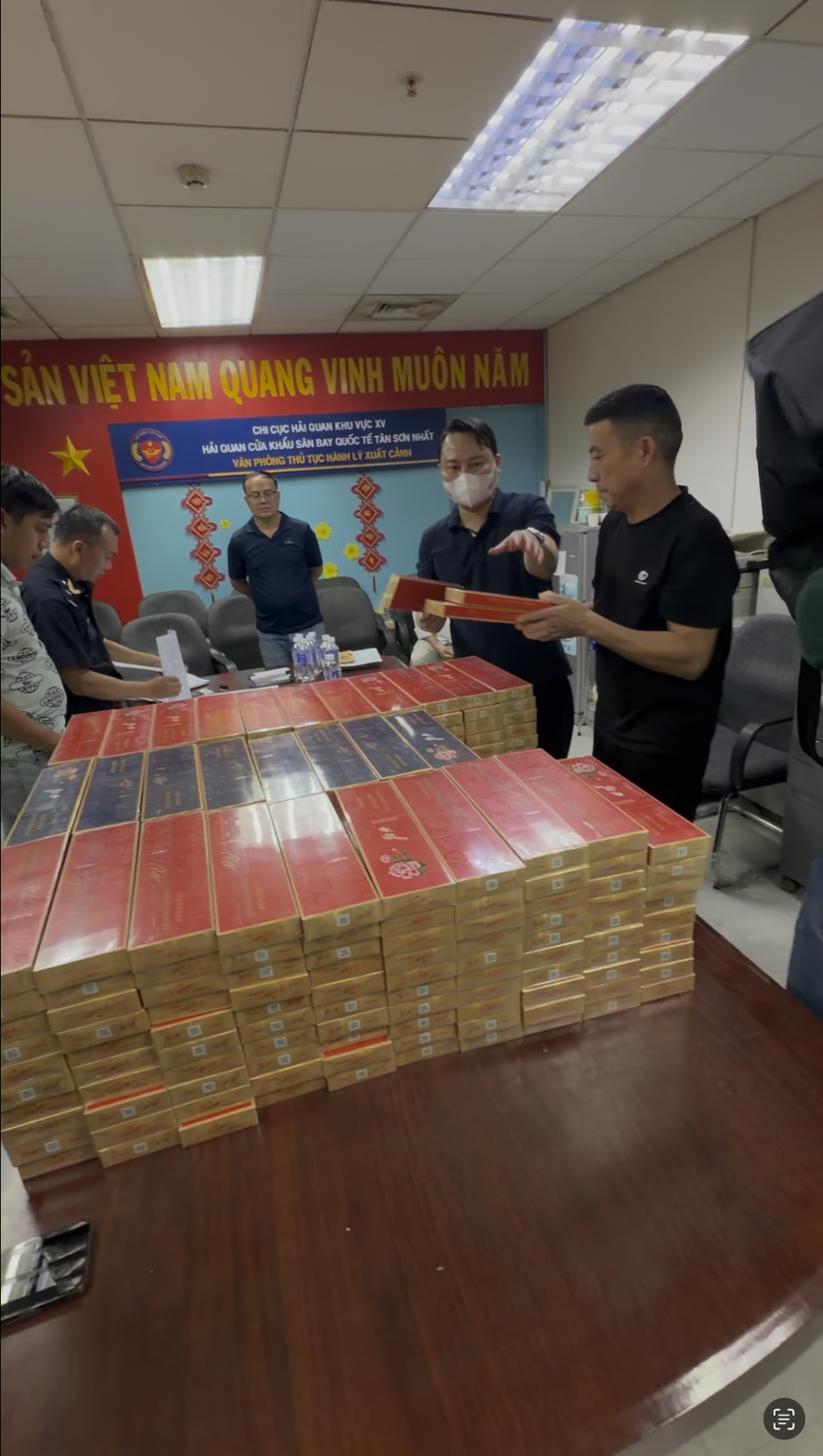 Khởi tố 4 người nước ngoài vận chuyển gần 18.000 bao thuốc lá lậu- Ảnh 3.
