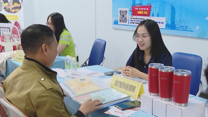 Hẹp cửa việc làm khi bước qua tuổi trung niên - Ảnh 2.